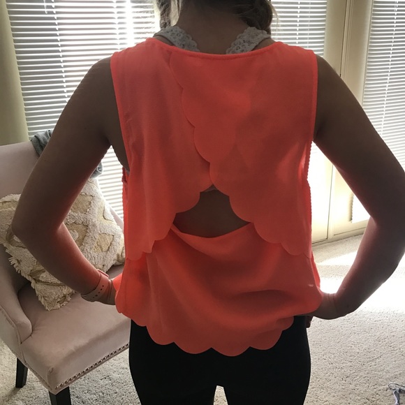 New!! The Impeccable Pig Scalloped tank - Picture 2 of 3